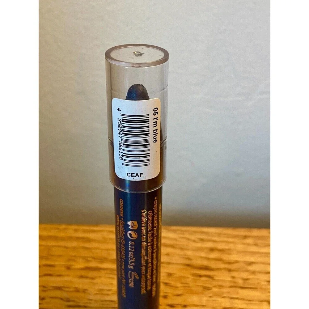 ESSENCE 2 IN 1 EYESHADOW &LINER WATERPROOF #05 Im Blue Rare Crayon